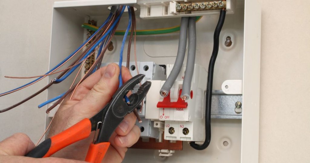 Circuitos e fiações elétricas em Itajaí